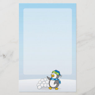 Kleiner Pinguin mit schneebedeckten Kugeln Briefpapier