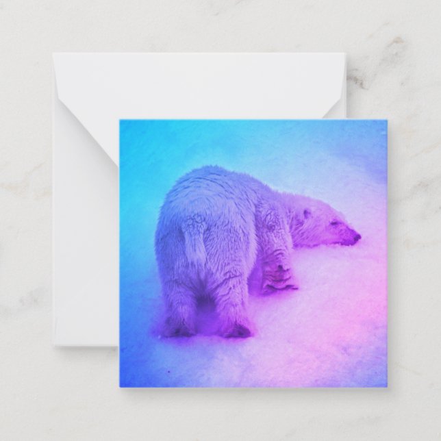 Kleiner Polar Bär, der seinen Kopf auf den Schnee  Mitteilungskarte (Vorderseite)