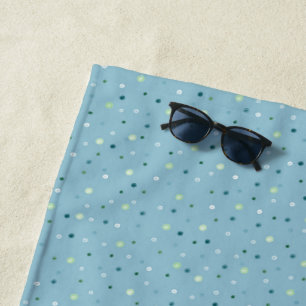 Kleiner Polka ist hellblau. Strandtuch