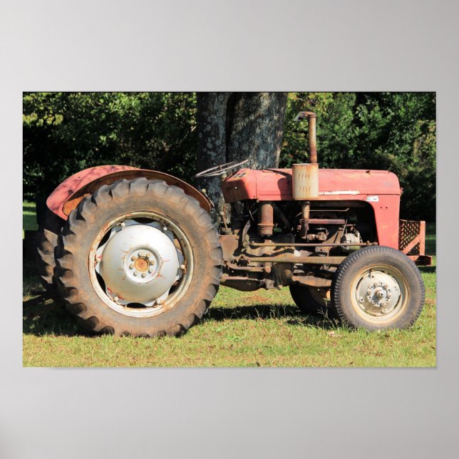 Kleiner roter Traktor mit grauen Rädern Poster (Vorne)