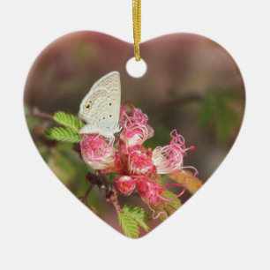 Kleiner Schmetterling auf rosa Blume Keramik Ornament