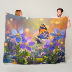 Kleiner Schmetterling auf Wildblumen bei Sonnenauf Fleecedecke