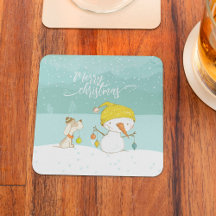 Kleiner Schneemann und Hund in Weihnachten Winters
