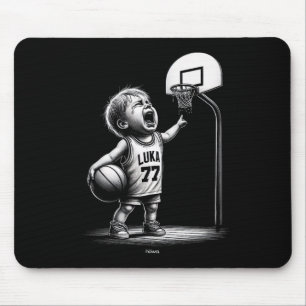 Kleiner Schrei Luka By ist wütend und sauer auf da Mousepad