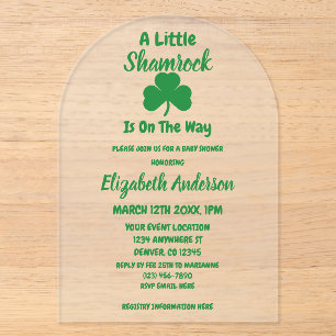 Kleiner Shamrock St. Patrick's Day Baby Shower Acryleinladungen