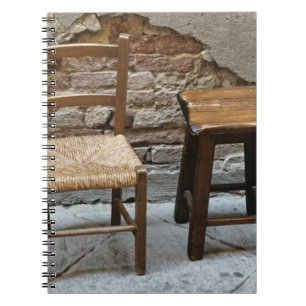 Kleiner Stuhl und Stuhl, Pienza, Italien Notizblock