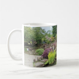 Kleiner Wasserfall im Garten Kaffeetasse