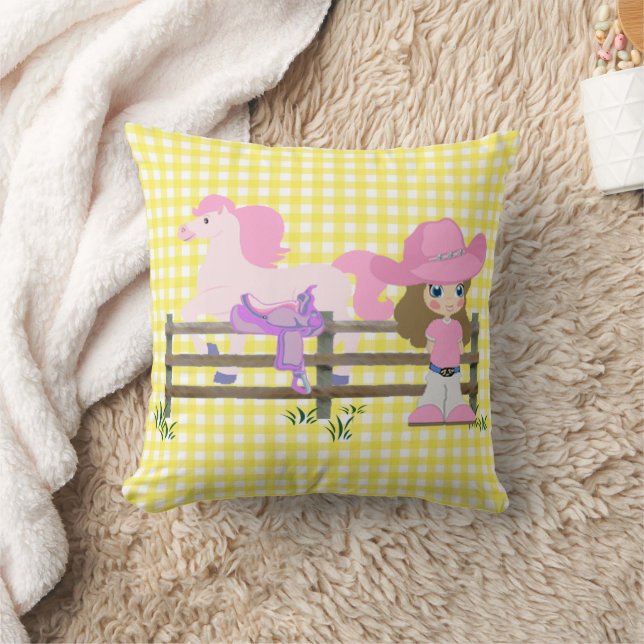 Kleines Cowgirl mit Pferdezaun und Sattel Kissen (Decke)