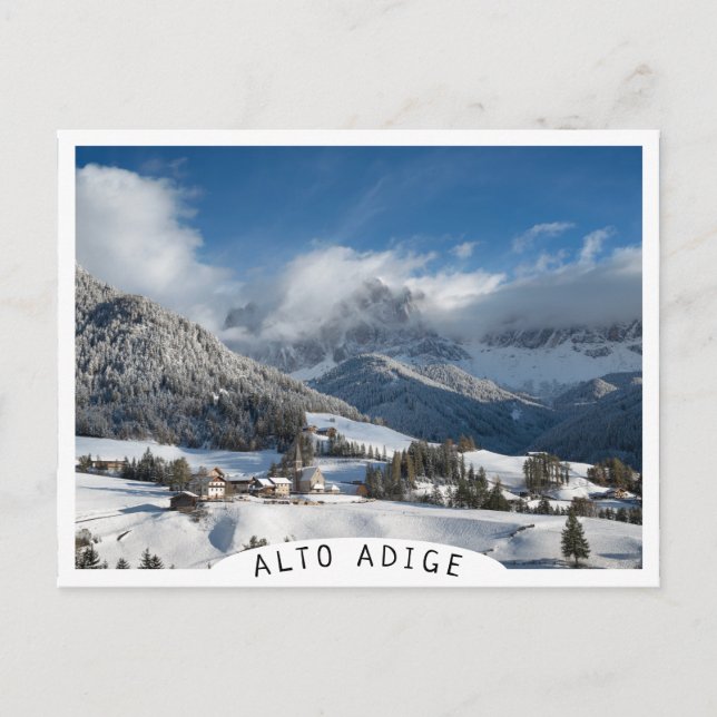 Kleines Dorf mit Dolomiten Bergen im Schnee Postkarte (Vorderseite)