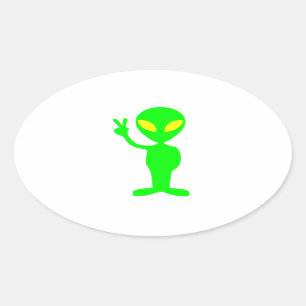 Kleines grünes alien ovaler aufkleber