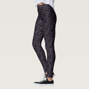 Kleines Lila Herzmuster über schwarz Leggings