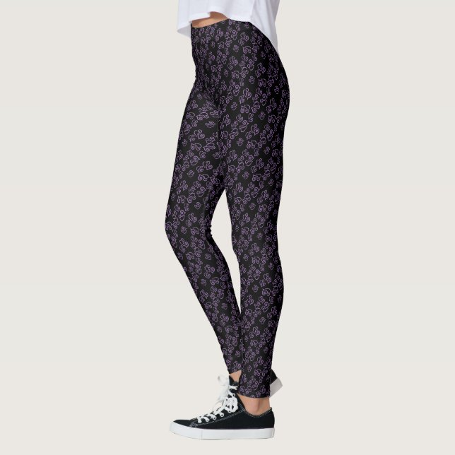 Kleines Lila Herzmuster über schwarz Leggings (Links)