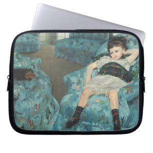Kleines Mädchen in einem blauen Lehnsessel, 1878 Laptopschutzhülle