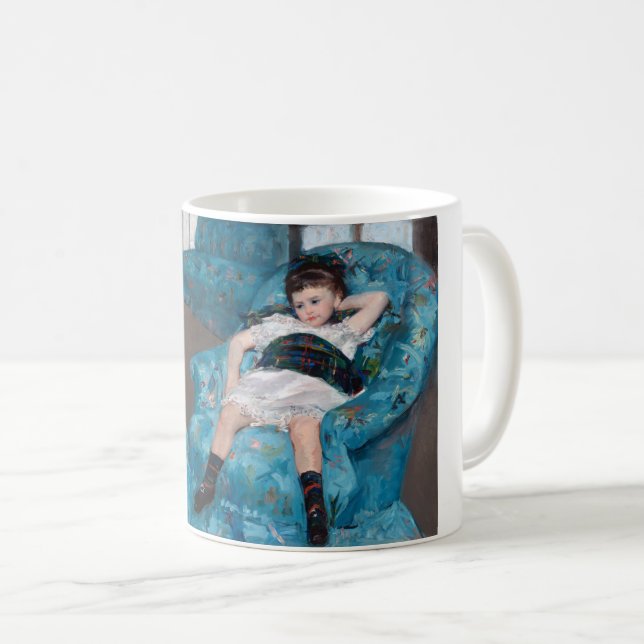 Kleines Mädchen in einem blauen Sessel, Cassatt Kaffeetasse (VorderseiteRechts)