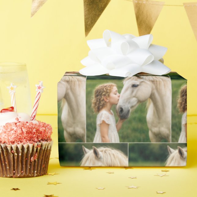 Kleines Mädchen küsst ihr Pferd Geschenkpapier (Geburtstagsparty)