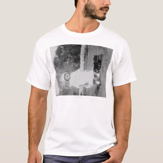 Kleines Mädchen mit Spielzeug-Lastwagen-Fotografie T-Shirt (Vorderseite)