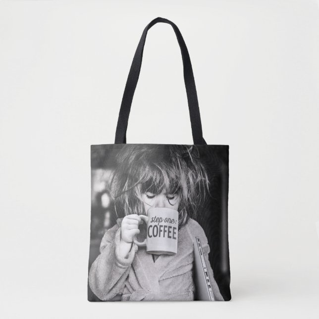 Kleines Mädchen trinkt Kaffee Tasche (Vorderseite)