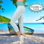 Kleines, miteinander verbundene Aquamarine Herzmus Capri Leggings<br><div class="desc">Dieses spaßige Design zeichnet sich durch ein Muster aus zwei verschiedenen Farben grünen Herzen auf einem weißen Hintergrund mit einem komplementären Bund.</div>