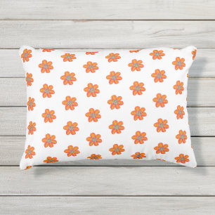 Kleines Orangefarbenes Blume Muster Kissen Für Draußen