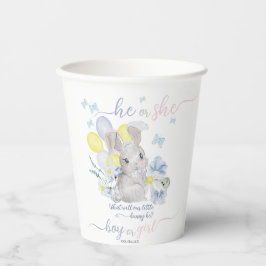 Kleines, sonniges Geschlecht offenbart eine Tasse Pappbecher