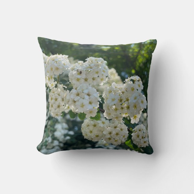 Kleines weißes Blume Kissen (Vorderseite)