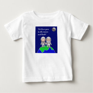 Kleinkind T-Shirt mit Großeltern von Jo Images