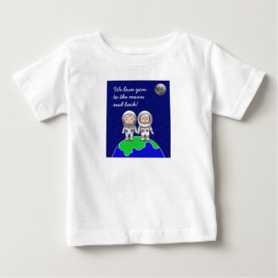 Kleinkind T-Shirt mit Großeltern von Jo Images