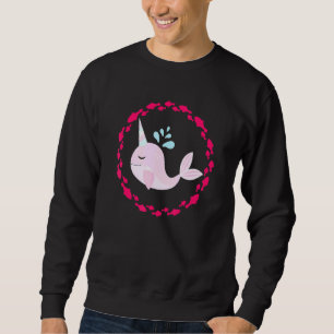 Kleinwal mit vielen kleinen Fischen rund um den St Sweatshirt