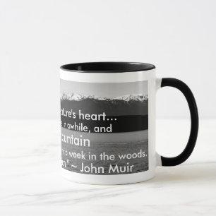 Klettern Sie einen Berg Tasse