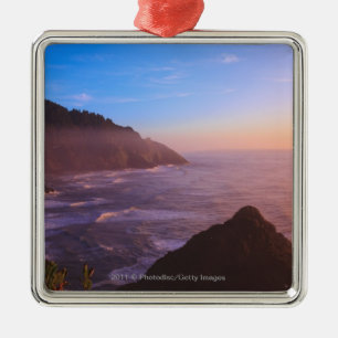 Klippen-Küstenansicht in Oregon am Sonnenuntergan Ornament Aus Metall