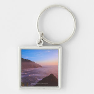 Klippen-Küstenansicht in Oregon am Sonnenuntergan Schlüsselanhänger