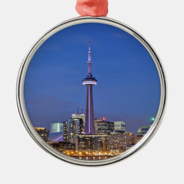 KN-Turm in Toronto nachts Ornament Aus Metall (Vorne)