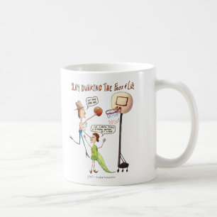 Knall, der die Tatsachen der Leben-Tasse eintaucht Kaffeetasse