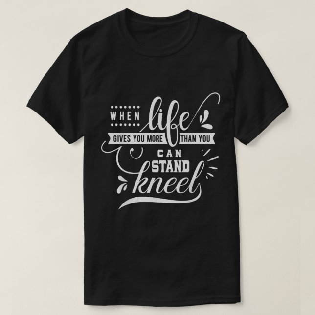 Kneel Gebet Krieger Hände Jesus Christus Glaube be T-Shirt (Design vorne)