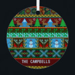 Knetter Ugly Christmas Sweater Rentier | Name Ornament Aus Metall<br><div class="desc">Dieses festliche, zweiseitige Weihnachtsschmuck ist der perfekte Weg, um Ihren Weihnachtsbaum zu personalisieren. Das originelle, sich wiederholende Muster ähnelt einem strickten Ugly Christmas Sweater Design. Das niedliche Muster umfasst Rentiere, Bäume, Berge, Schneemänner, Mistelen, Schneeflocken, Vögel und vieles mehr. Die Farbtöne sind hübsch in Rot, Grün, Blau und Gelb gehalten. Verwenden...</div>