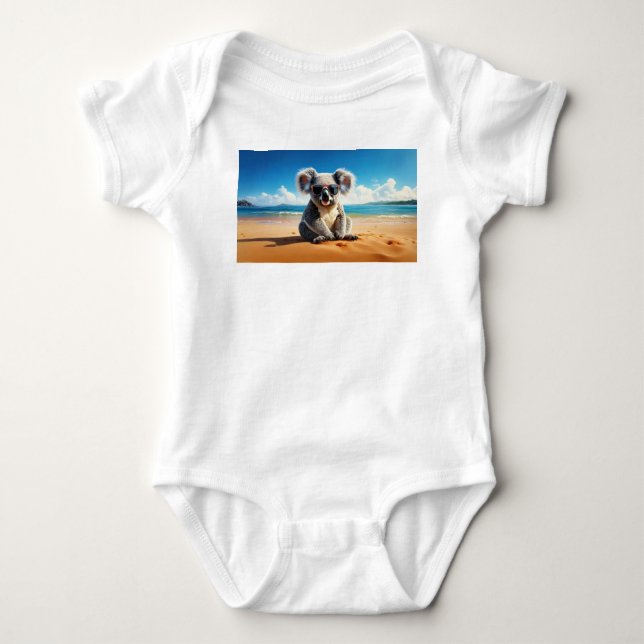 Koala am Sandstrand Baby Strampler (Vorderseite)
