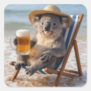 Koala Bär mit einem Bier am Strand Quadratischer Aufkleber