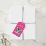Koala Bear Niedlich Kid Birthday Party Geschenkanhänger<br><div class="desc">Adorable kuschelige Koalabären mit rosa machen ein vollkommenes Geburtstagsthema,  für ein Mädchen,  einen Jungen oder ein Kind,  das diese niedlichen australischen Koalabären Lieben! Ideal für tierliebende Kinder! Auch perfekt für den ersten Geburtstag eines Babys!</div>