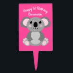 Koala Bear Niedlich Kid Birthday Party Kuchenaufsatz<br><div class="desc">Adorable kuschelige Koalabären mit rosa machen ein vollkommenes Geburtstagsthema,  für ein Mädchen,  einen Jungen oder ein Kind,  das diese niedlichen australischen Koalabären Lieben! Ideal für tierliebende Kinder! Auch perfekt für den ersten Geburtstag eines Babys!</div>
