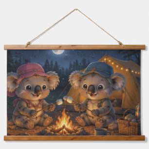 Koala Lagerfeuer Camping unter einem Vollmond Wandteppich Mit Holzrahmen