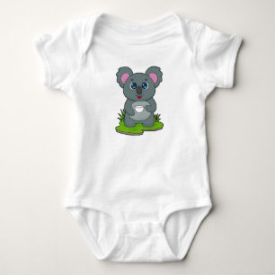 Koala mit Kaffeetasse Baby Strampler