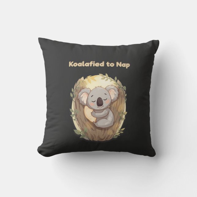 "Koalafied to Nap – Cute Sleepy Koala T-Shirt" Kissen (Vorderseite)