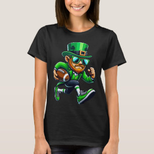 Kobold spielt Fußball St. Patricks Day Sport Herre T-Shirt