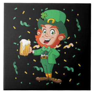 Kobold trinkt Bier St. Patrick's Day Fliese