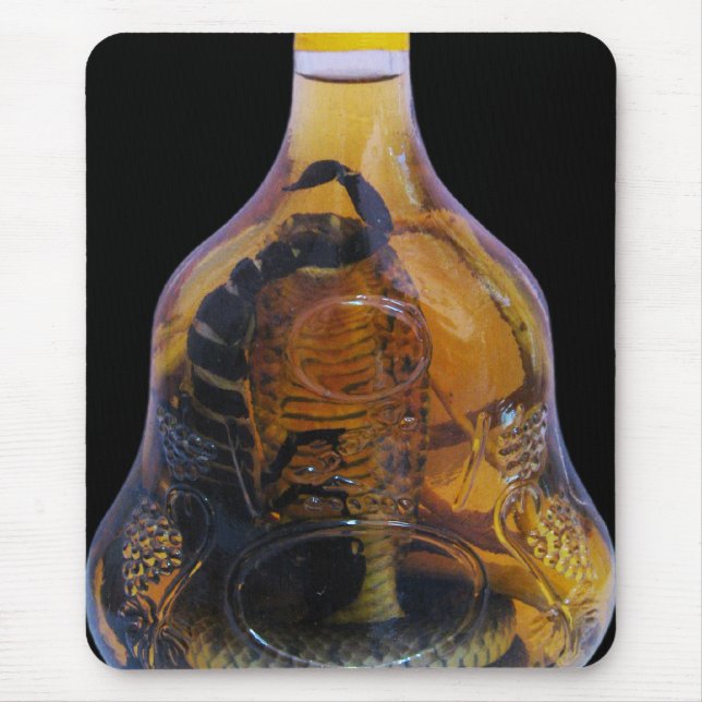 Kobra-Schlange gegen Skorpions-Whisky… Yadong Lao Mousepad (Vorne)