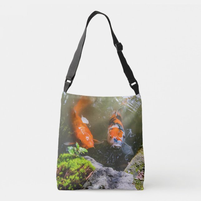 Koi-Fisch in einem Teich Tragetaschen Mit Langen Trägern (Rückseite)