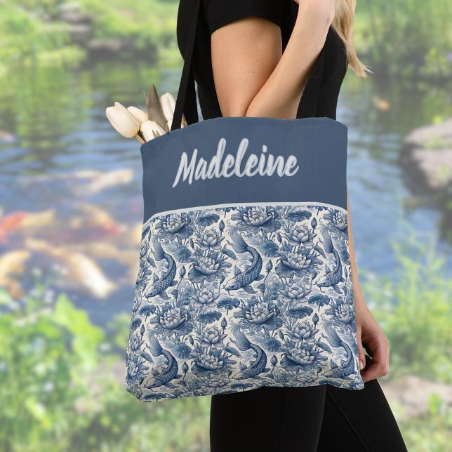 Koi Fish and Water Lily Blue Chinoiserie Monogram Tasche (Von Creator hochgeladen)