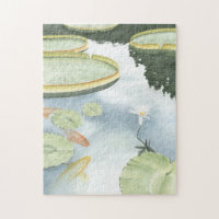Koi-Teich-Reflektion mit Fisch und Lilien