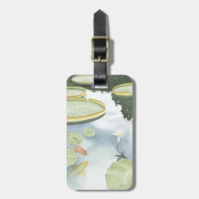 Koi-Teich-Reflektion mit Fisch und Lilien Gepäckanhänger (Vorderseite vertikal)