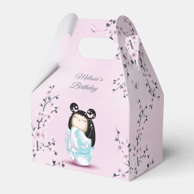 Kokeshi Doll Cherry Blossom Dusty Pink Geschenkschachtel (Vorderseite)